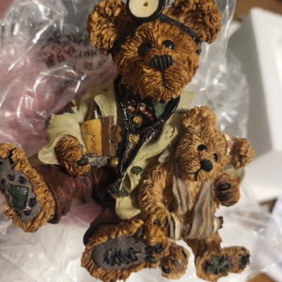 Boyds Bears & Friends Dr. Harrison Griz MD PHD Bud Bear Figurine