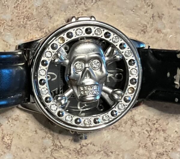 GENEVA WRIST WATCH WITH SKULL FACE COVER 2