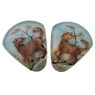 2 Vintage 1950s 3D Thoroughbred Plates