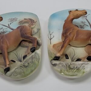 2 Vintage 1950s 3D Thoroughbred Plates 4