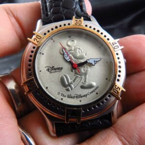 Disney Classic Mickey Mouse Quartz Men Wristwatch 2