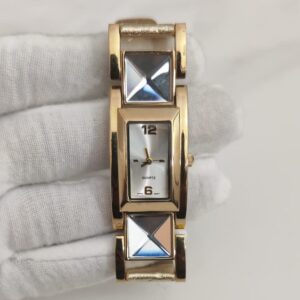 Stainless Steel Back Gold Color Stripes Ladies Wristwatch 3