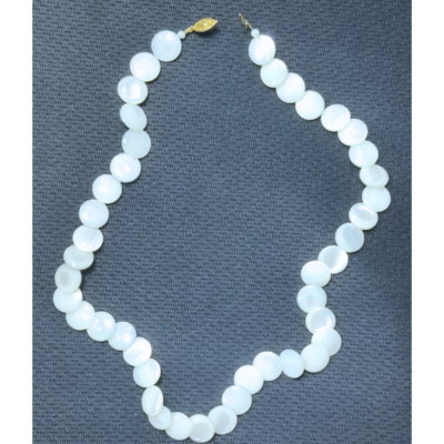 Vintage In Seattle Beautiful Polished Mother Pearl Shell Beads Necklace