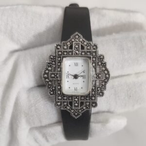 Avon Stainless Steel Back Fancy Ladies Wristwatch 1