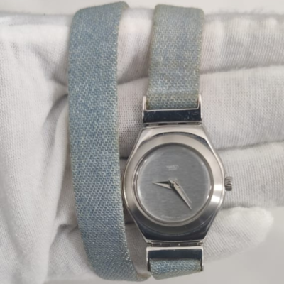 Swiss Made Swatch AG 2001 Stainless Steel Back Ladies Wristwatch