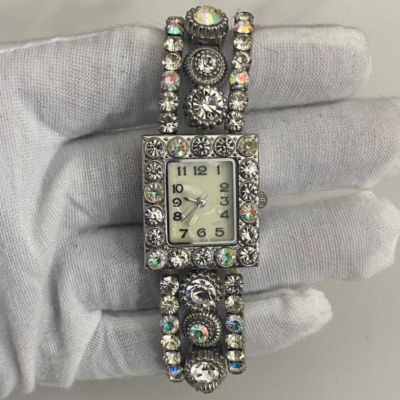 Vintage KM2091 Stainless Steel Back Ladies Wristwatch Bracelet