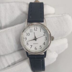 GEN607415 Stainless Steel Back Leather Stripes Ladies Wristwatch 2