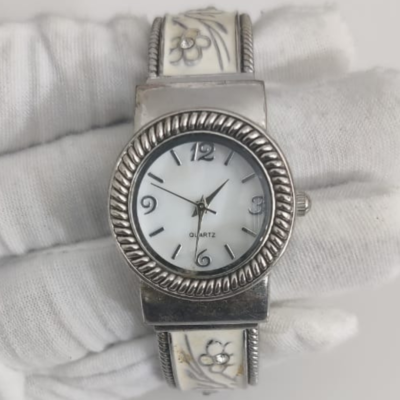 JC807269 Stainless Steel Back Ladies Wristwatch Bracelet