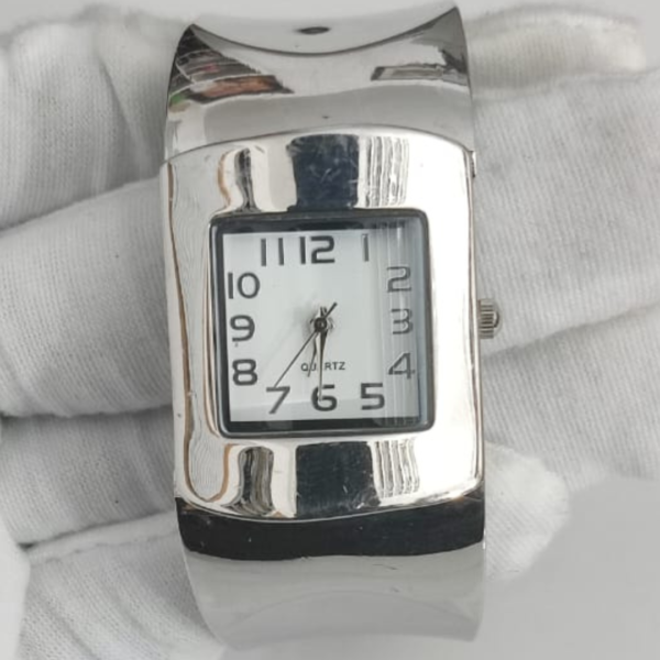 STD906TK415 Stainless Steel Back Ladies Wristwatch Bracelet