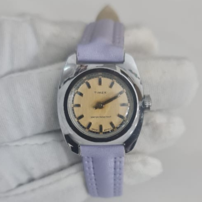 Vintage Timex Great Britain Stainless Steel Back Ladies Wristwatch