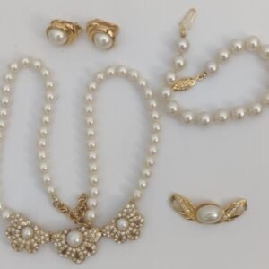 Vintage Pearl Necklace 11