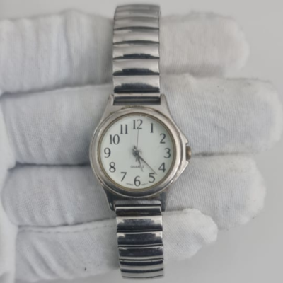 57830KNX Stainless Steel Back Japan Movement Wristwatch Bracelet