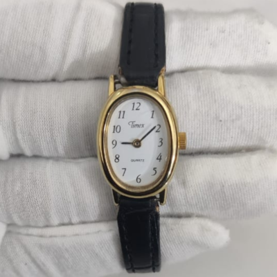 Vintage Timex G9  Leather Stripes Ladies Wristwatch