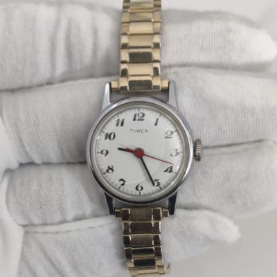 Vintage Timex Handwinding Stainless Steel Back Ladies Wristwatch Bracelet