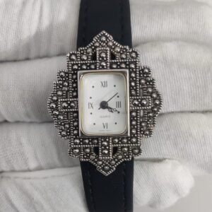 Avon Stainless Steel Back Ladies Wristwatch 1