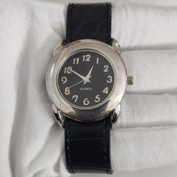 Black Silver Dial Stainless Steel Back Ladies Wristwatch