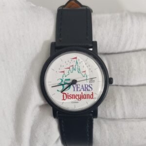 Lorus Disney V511-8030 Plastic Case Back Japan Movement Wristwatch 1