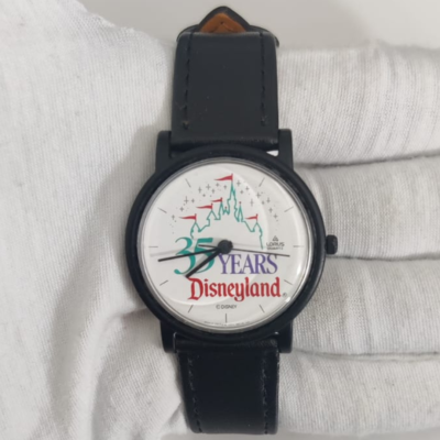 Vintage Lorus Disney V511-8030 Plastic Case Back Japan Movement Wristwatch
