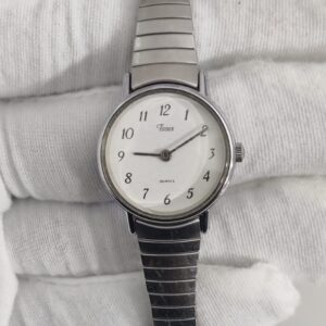 Timex 71 Stainless Steel Back Ladies Wristwatch Bracelet 1