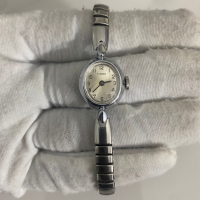 Vintage Timex Hand Winding Ladies Wristwatch Bracelet
