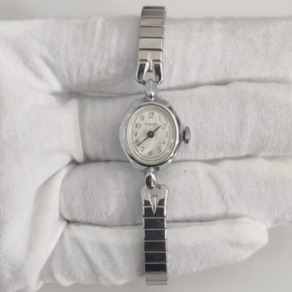 Timex T10 Ladies Wristwatch Bracelet