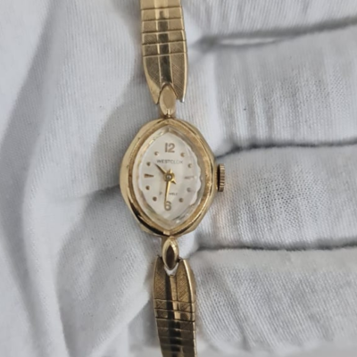 Vintage Westclox Gold Tone Hanwinding Ladies Wristwatch