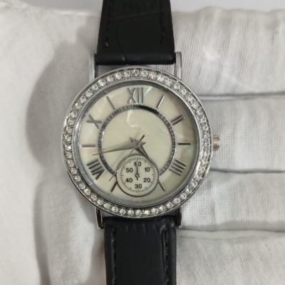 2405 Fancy Ladies Wristwatch