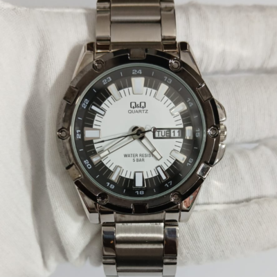 Q&Q Quartz 5 Bar  Wristwatch