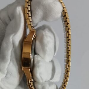 Timex Gold Tone Hand Winding Ladies Wristwatch Bracelet 2