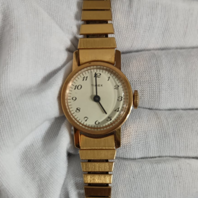 Vintage Timex Gold Tone Hand Winding Ladies Wristwatch Bracelet