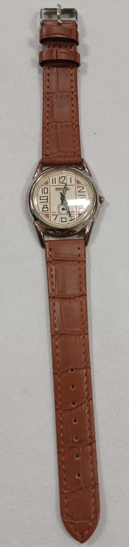 Fossil LE-9403 10000 01045 Hong Kong Movement Wristwatch 3