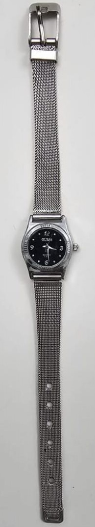 Guess Stainless Steel Back Ladies Wristwatch 3