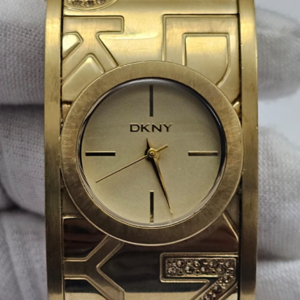 DKNY NY-8250 111104 Gold Ladies Wristwatch