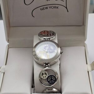 Frenzy New York Accutime Singapore Ladies Wristwatch 3