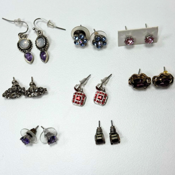 8 Pair Of Ear Rings