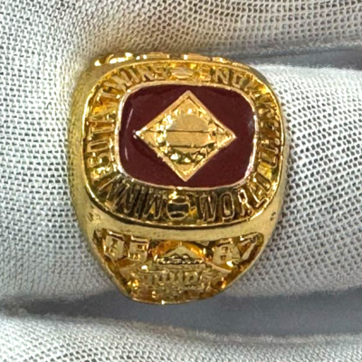 RARE HTF 1991 World Series Champions...